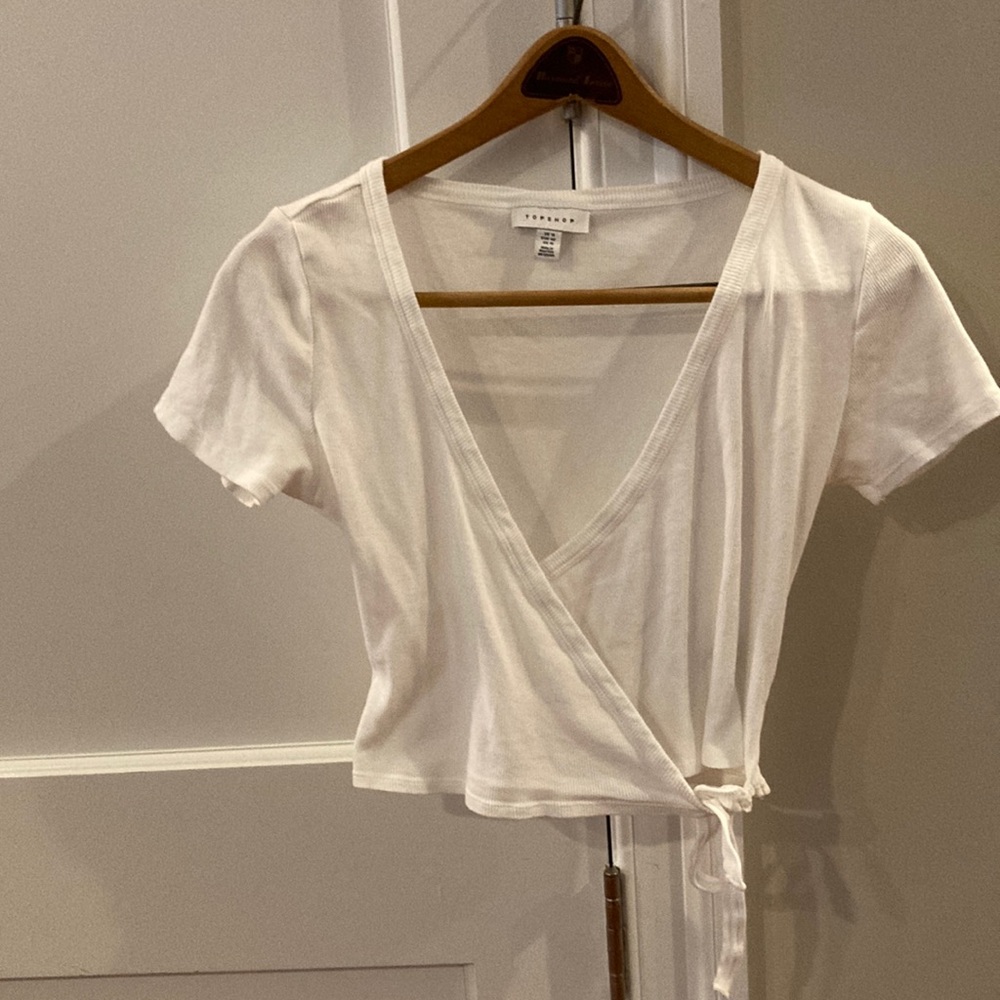 Topshop women’s white wrap tee size 10